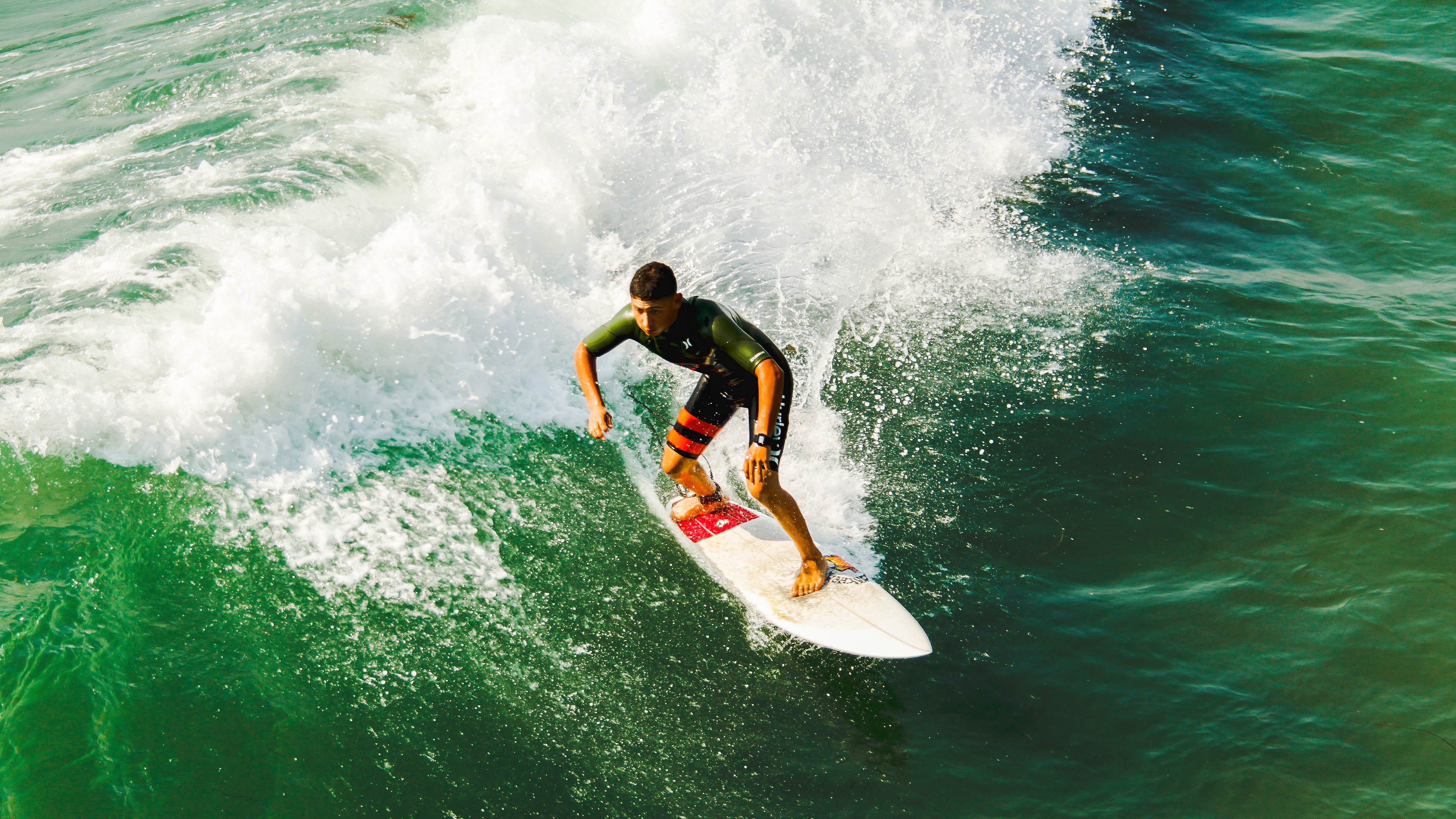 秘鲁战术革命，正面击溃摩纳哥的现代足球启示，斯通斯式攻防枢纽如何重塑比赛
